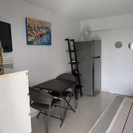 Vue Mer- Beau - Terrasse Abritee - Wi-fi - Climatisation - Parking Gratuit-classe 3 Etoiles * 르 라방두