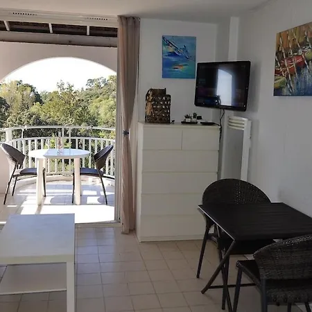 Vue Mer- Beau 2 Personnes-classement 3 étoiles -terrasse Abritee - Wi-fi - Climatisation - Parking Gratuit Appartamento Le Lavandou