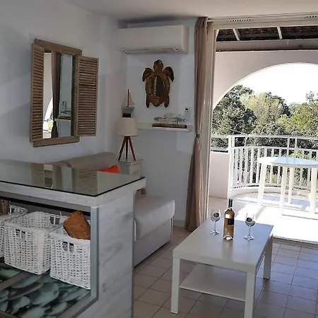 Vue Mer- Beau 2 Personnes-classement 3 étoiles -terrasse Abritee - Wi-fi - Climatisation - Parking Gratuit * Le Lavandou