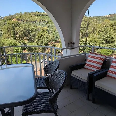 Vue Mer- Beau Studio-pour 2 Personnes-classe 3 Etoiles -terrasse Abritee - Wi-fi - Climatisation - Parking Gratuit * 르 라방두